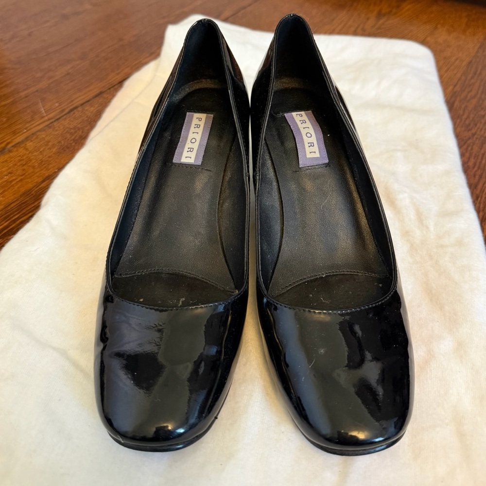 Women's Black Patent Leather Low Heel Pumps